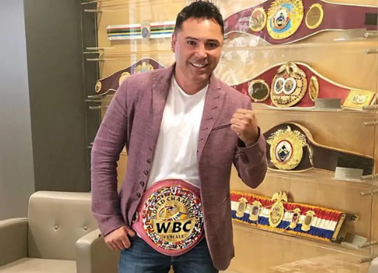 Instagram @oscardelahoya