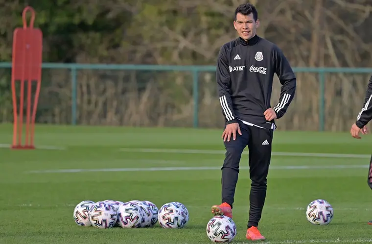 Twitter @HirvingLozano70