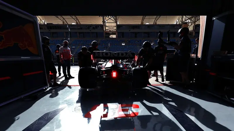 Mañana será el debut de 'Checo' Pérez (@redbullracing)