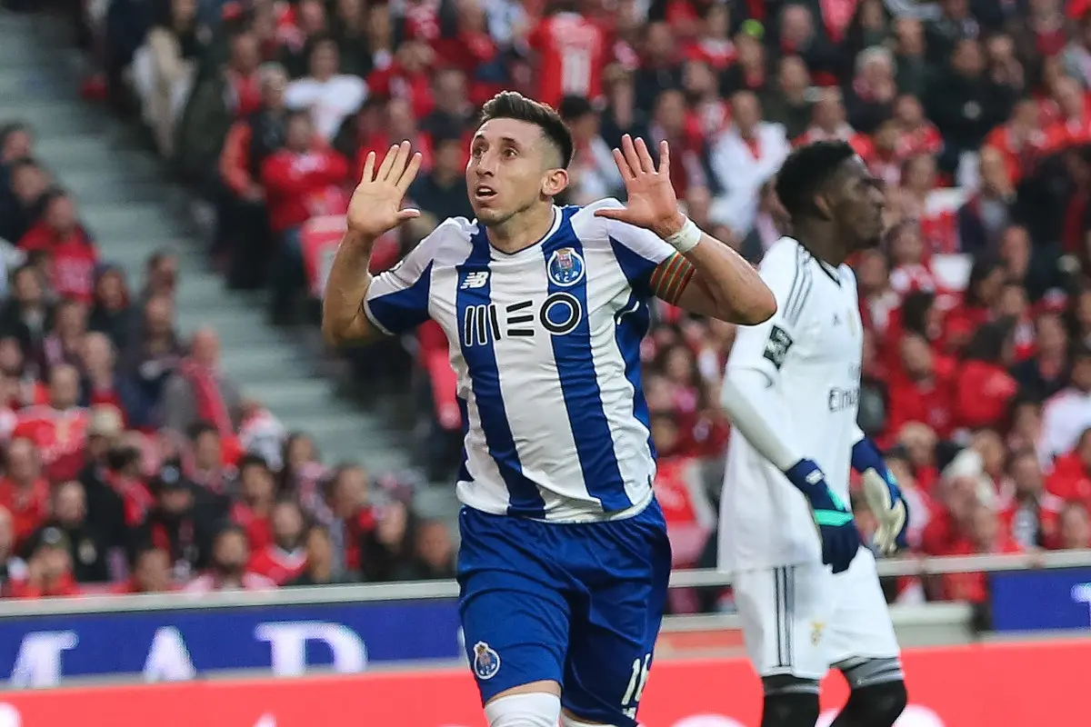 Héctor Herrera celebra un gol con el Porto - Twitter @FCPorto