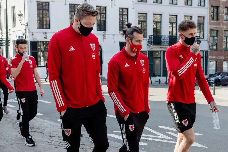 Bale asegura que se aleja de las redes sociales (FB: FA Wales)