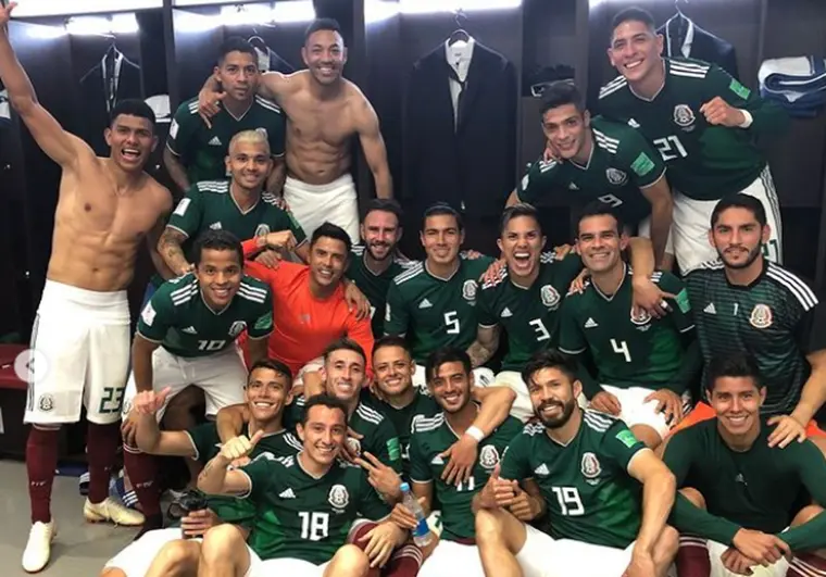 Instagram @carlosv11_