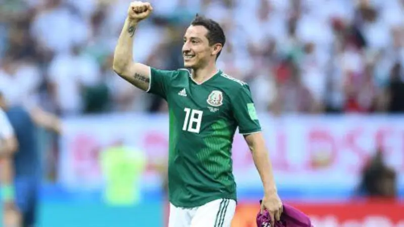 Pese a todo, Guardado siempre ha estado para el 'Tri' (FB: Real Betis Balompié)