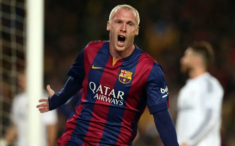 Jérémy Mathieu celebra un gol con el Barcelona - Facebook FC Barcelona