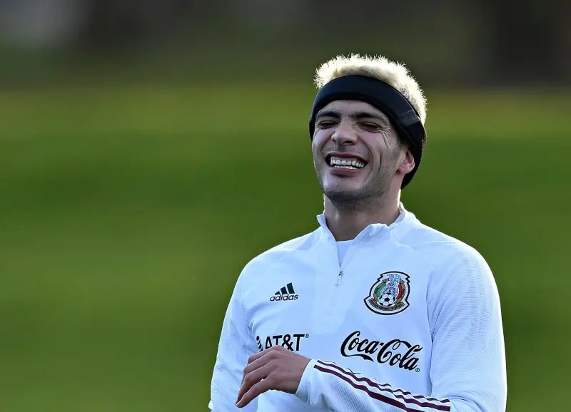 RJ9 tiene una mejor actitud desde su regreso al 'Tri' (FB: Wolves)
