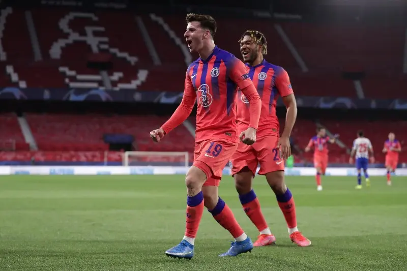 Mason Mount celebra su gol en el duelo de Champions League entre Chelsea y Porto - Twitter @ChampionsLeague