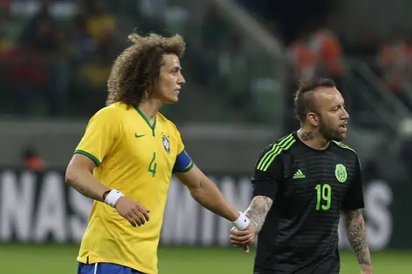 Matías Vuoso junto a David Luiz - @matiasv30