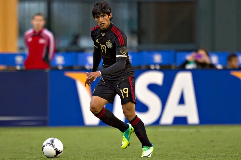 Alan Pulido con la Selección Mexicana sub-23 - Twitter @miseleccionmx