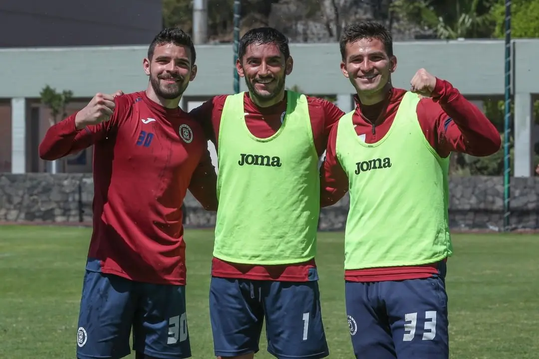 Andrés Gudiño, Jesús Corona y Sebastián Jurado en un entrenamiento de Cruz Azul - @cruzazul