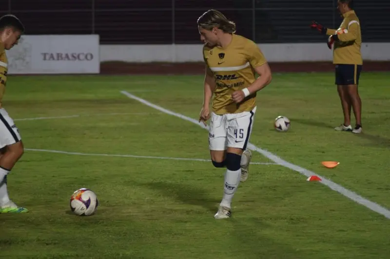 El defensa Mauricio Reyna se ha consolidado como líder del sector bajo. (Cortesía Pumas Tabasco)