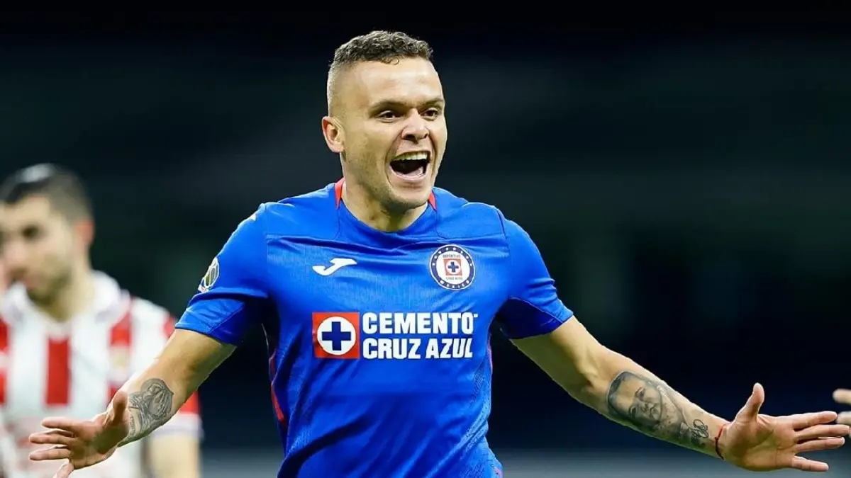 Instagram @cruzazul