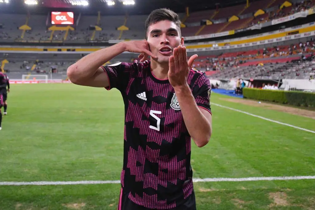 Johan Vásquez con la Selección Preolímpica (Twitter - @Johanvasquez23)