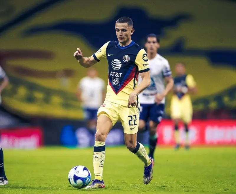 El jugador español, Álvaro Fidalgo, se gana la confianza del técnico. (Instagram @alvarofidalgo)
