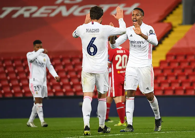 El Real Madrid celebra su pase a Semifinales de la Champions League 20/21 - @realmadrid