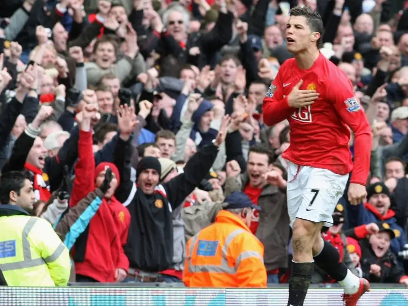 Cristiano Ronaldo celebra un gol con el Manchester United - Twitter @ManUtd