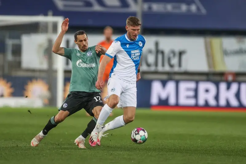 Arminia Bielefeld vs Schalke 04 de la Bundesliga - Twitter @s04_es