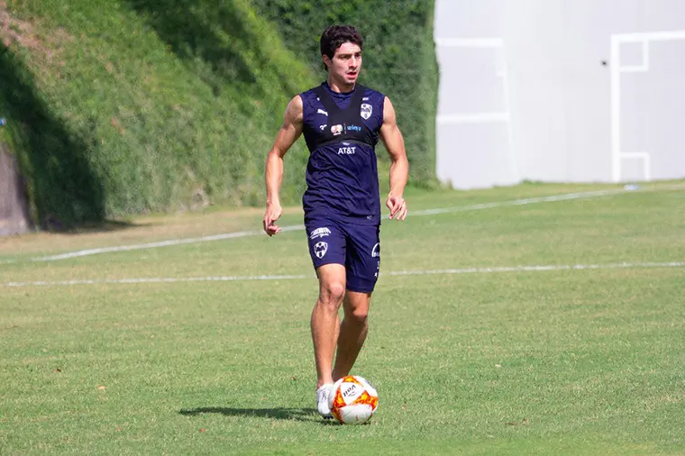 Twitter @StefanMedina