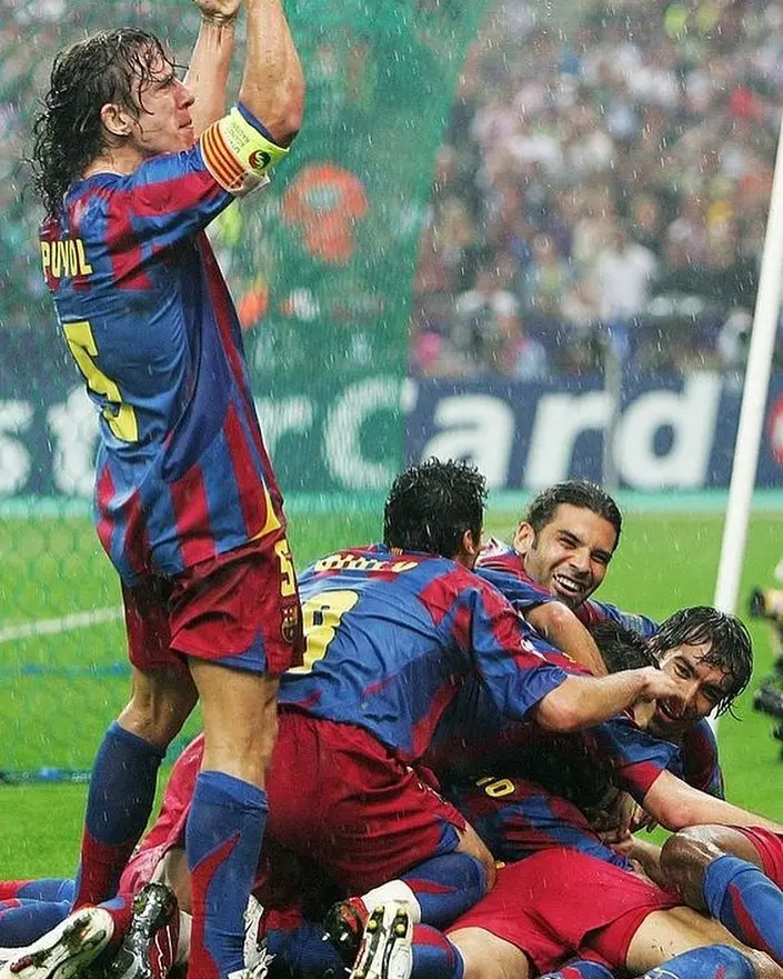 Los jugadores del Barcelona celebran el triunfo. (Instagram @carles5puyol)