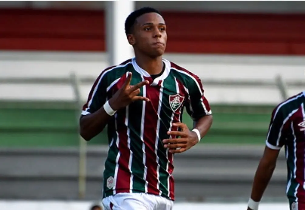 Kayky celebra un gol con Fluminense - @kaykysc10