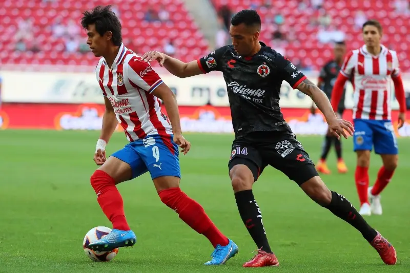 Macías lleva seis goles en el presente torneo (FB: Chivas)