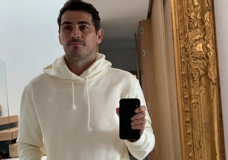 Vive en un ático tras separarse de Sara Carbonero (@IkerCasillas)