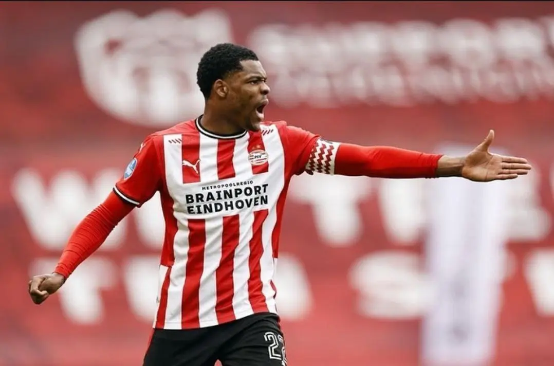 Dumfries como capitán del PSV - @ddumfries2