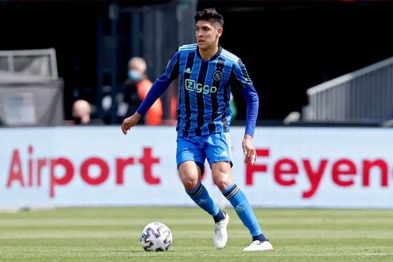 Edson Álvarez salió expulsado en el partido del Ajax - Twitter @EdsonAlvarez19
