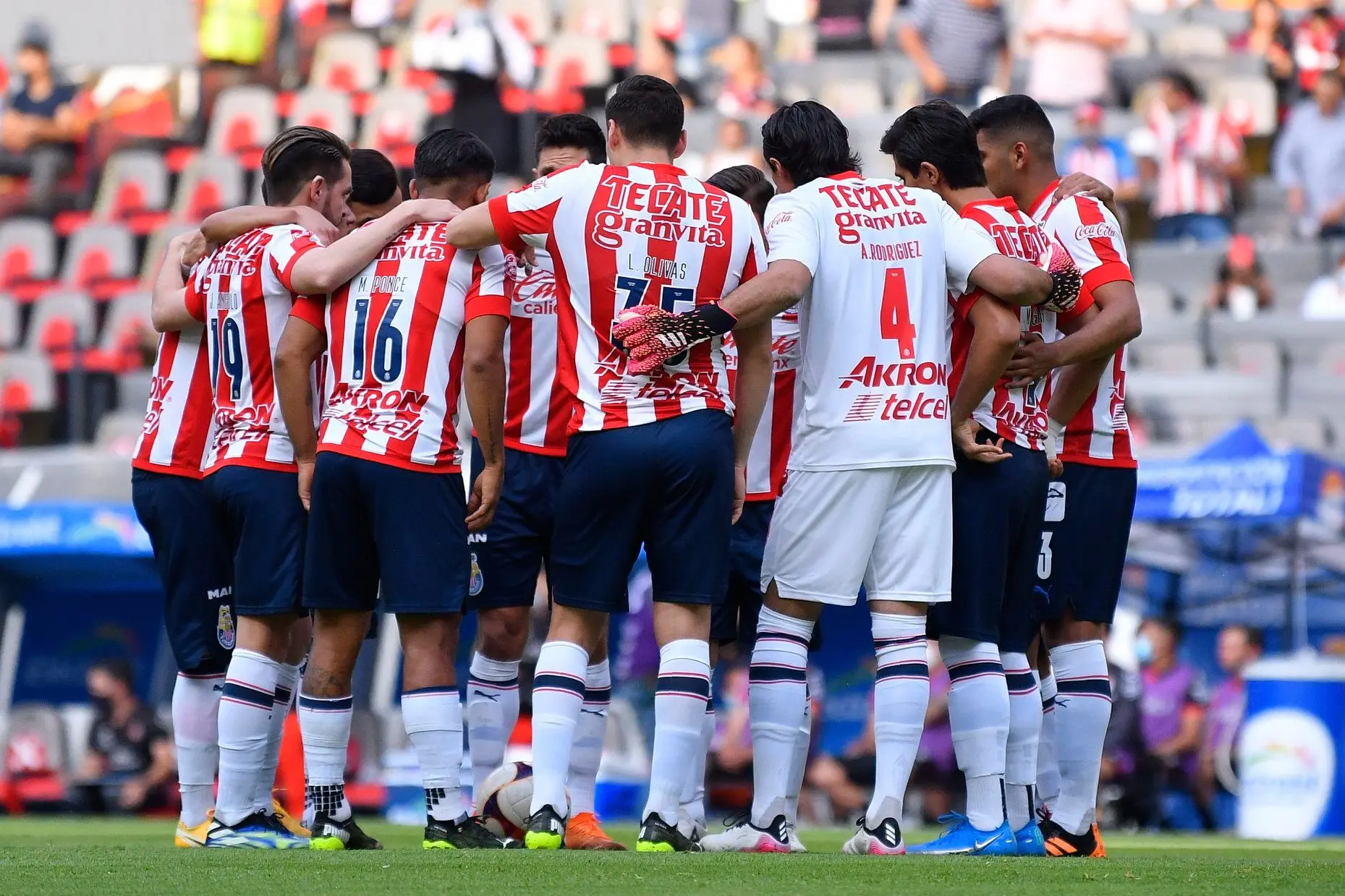 Facebook @Chivas