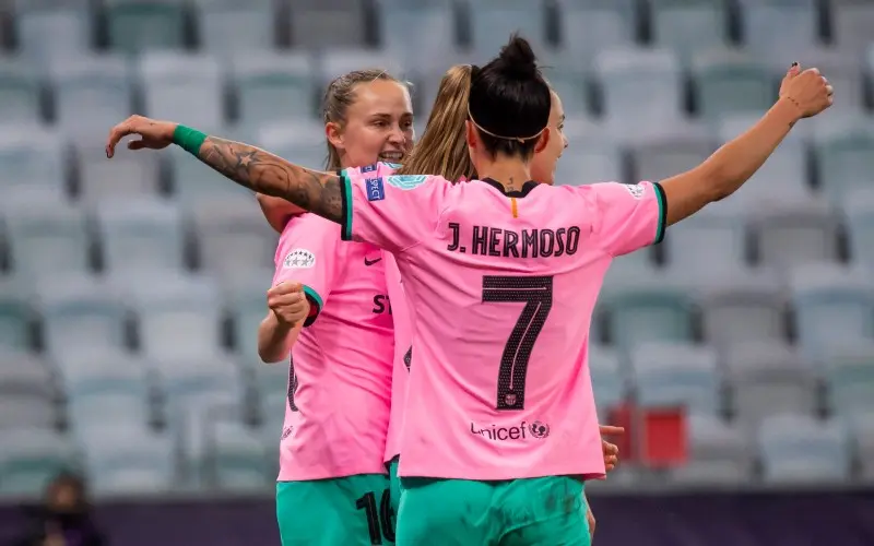 Jenni Hermoso y Caroline Graham Hansen celebran un gol del Barcelona - Twitter @FCBfemeni