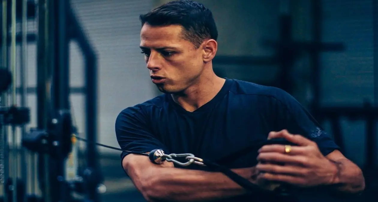 Chicharito en sesión con el Galaxy - @CH14_