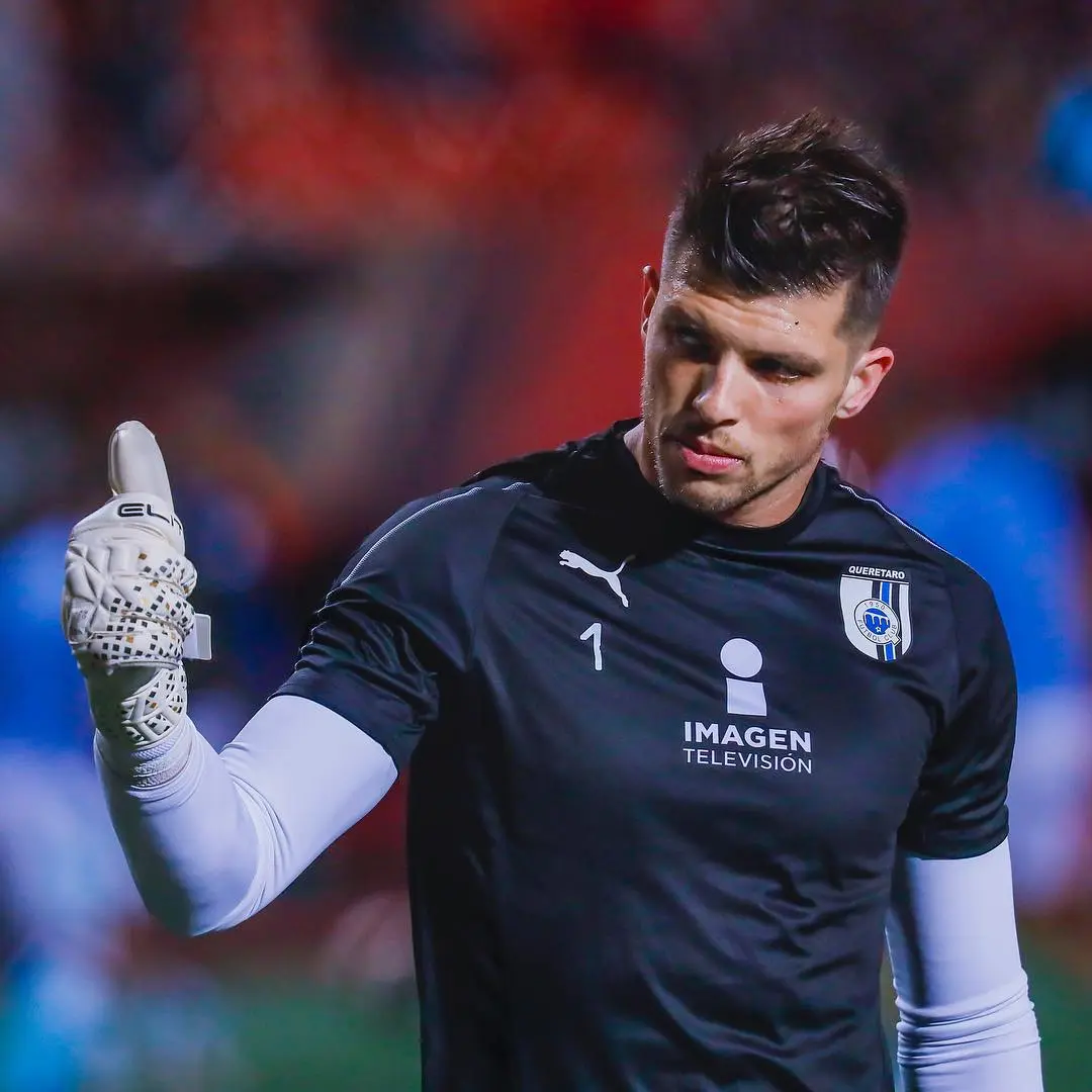 Tiago Volpi en prepartido con Gallos - @tiagovolpi_90
