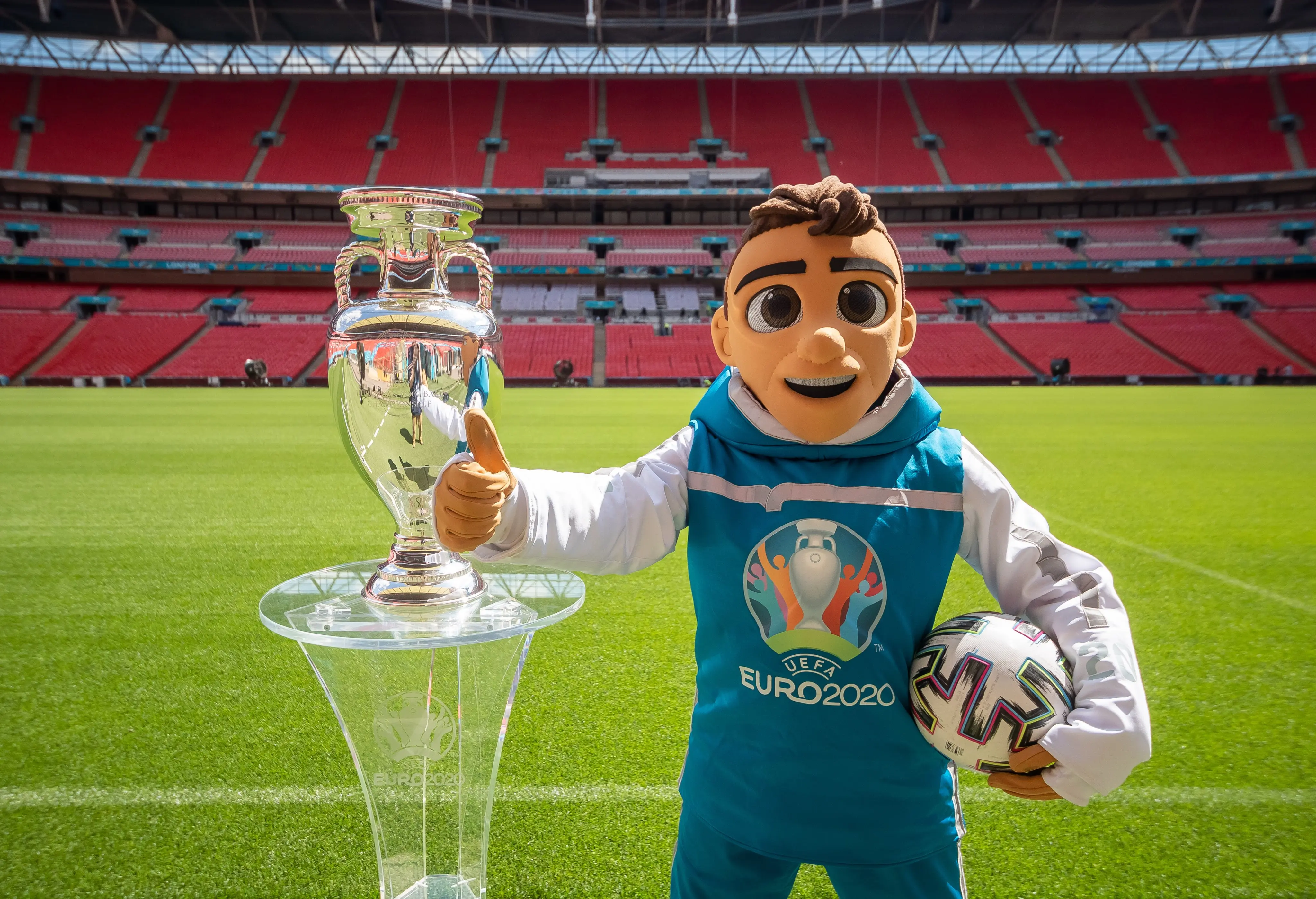 Twitter @EURO2020