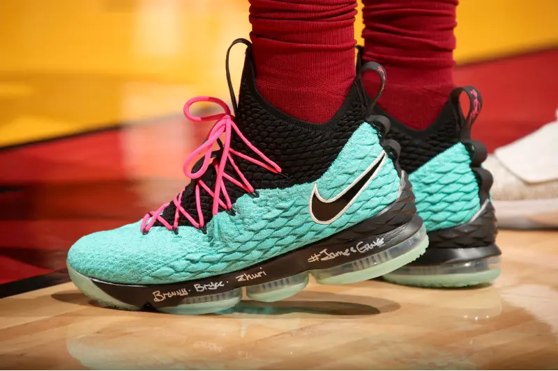 LeBron 15
