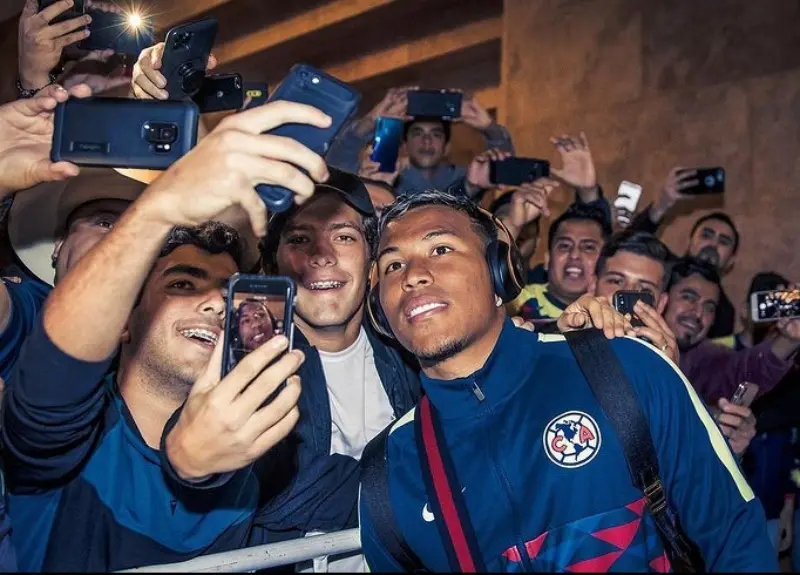 Podría salir del América con destino a Boca Juniors (@rogermartinez94)