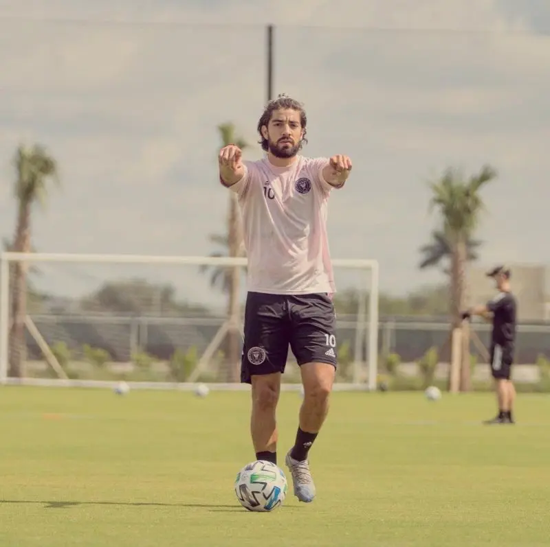 Rodolfo Pizarro sonó para regresar a la Liga MX. Foto: Twitter @Rpizarrot
