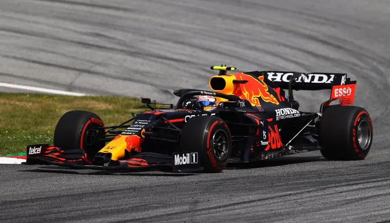 Sergio Pérez dijo que no tuvo un día afortunado (@SChecoPerez)