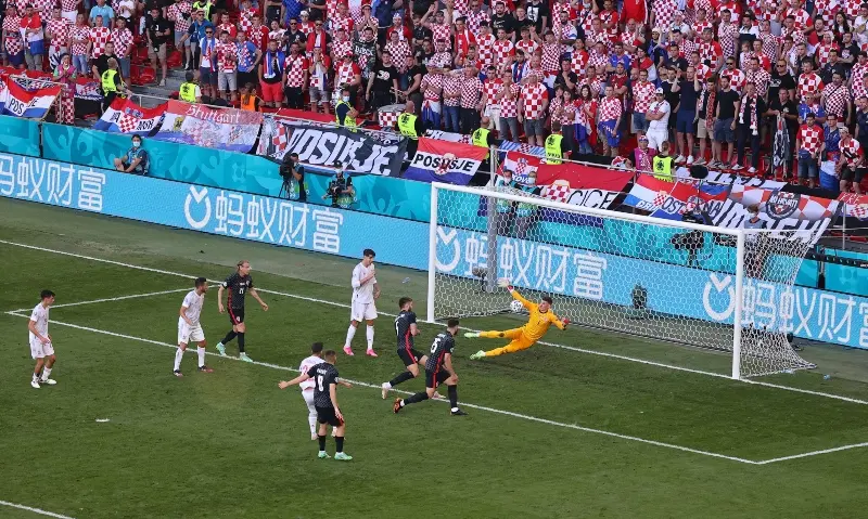 Sarabia empató el marcador ante Croacia (@UEFAcom_es)