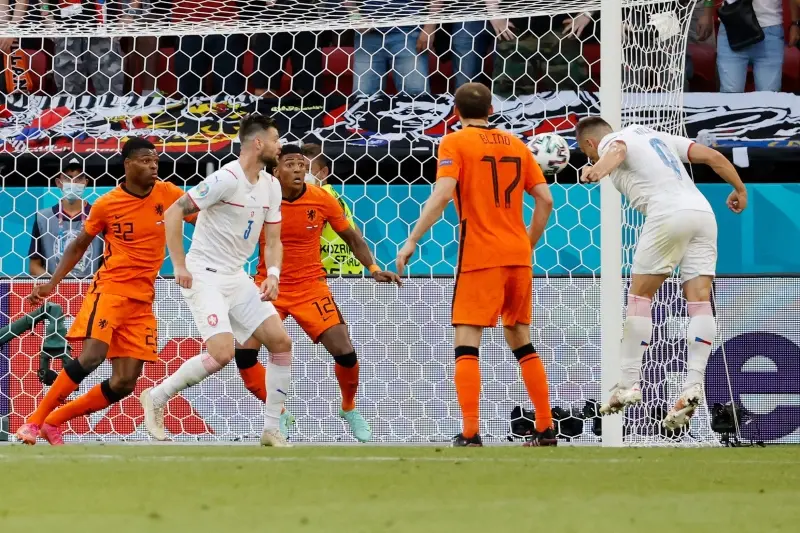 Nuevamente, Holanda se queda sin director técnico (FB: EURO 2020)
