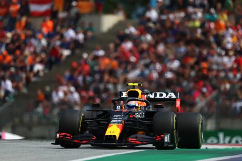 Le ofreció una disculpa a Charles Leclerc (@SChecoPerez)