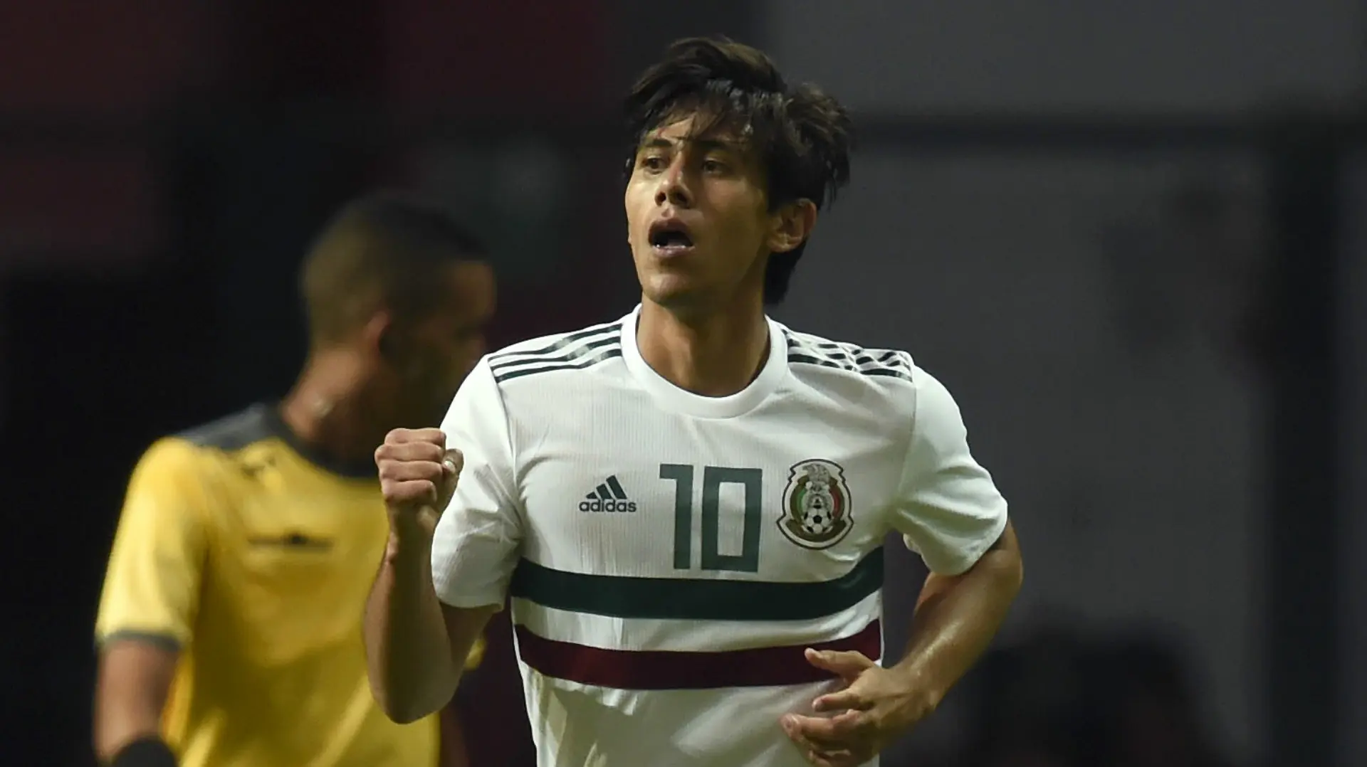 Macías ha anotado cuatro goles en cinco partidos con México-@jjmacias9