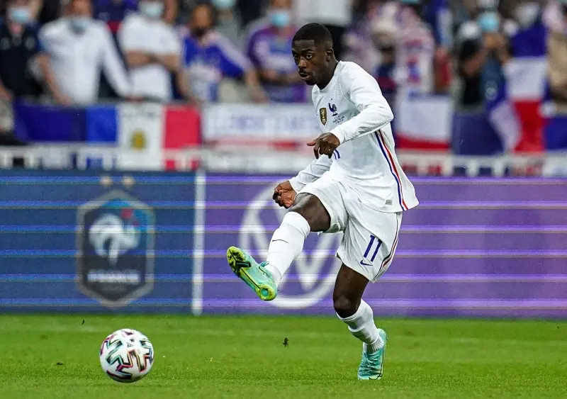 Dembélé dirigió insultos racistas a empleados japoneses (FB: FC Barcelona)