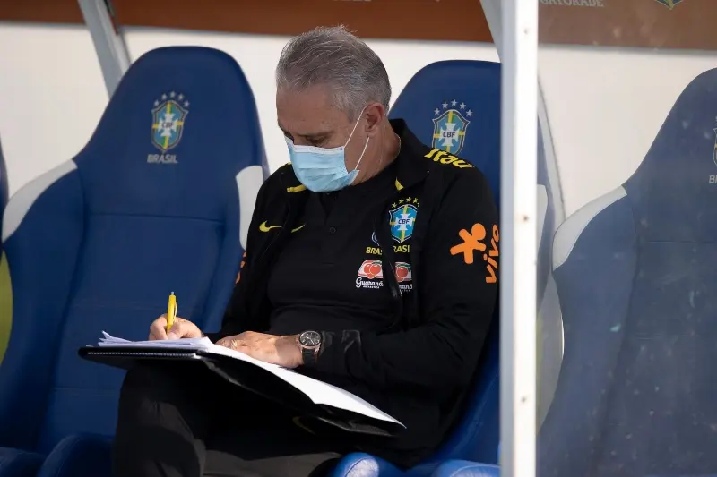Tite afirma que Brasil no parte como favorito (FB: CBF)