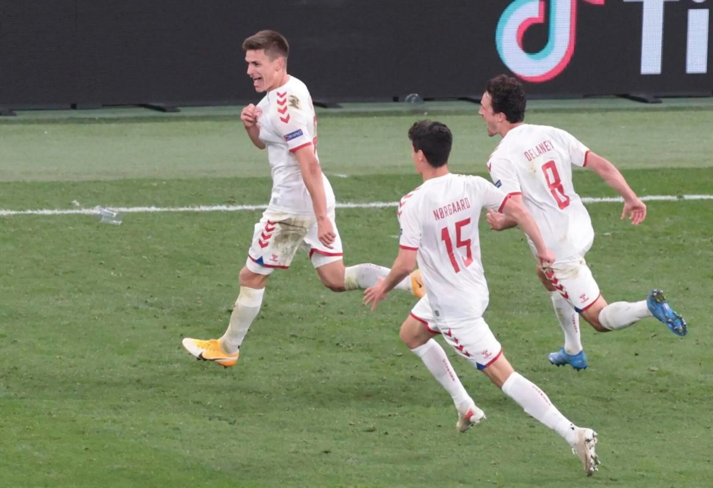 Twitter @EURO2020
