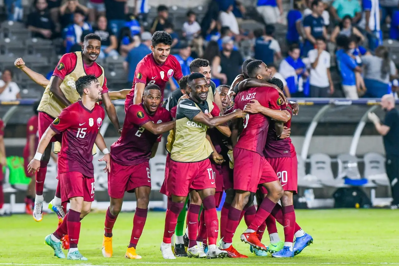 Catar celebra su pase a Cuartos - @GoldCup