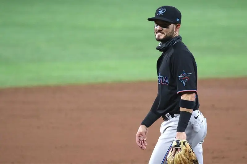 Eddy Álvarez en un partido de los Marlins - Instagram @eddyalvarez90