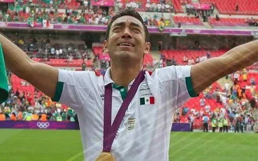 Marco Fabián celebra el oro olímpico de 2012 - @marcofabian_10