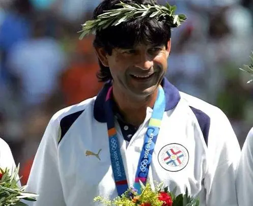 Saturnino Cardozo en el podio de Atenas 2004