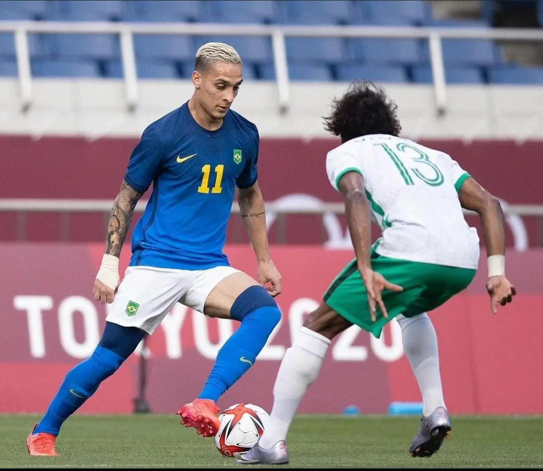 Santos es compañero de Edson Álvarez en el Ajax-@antony00