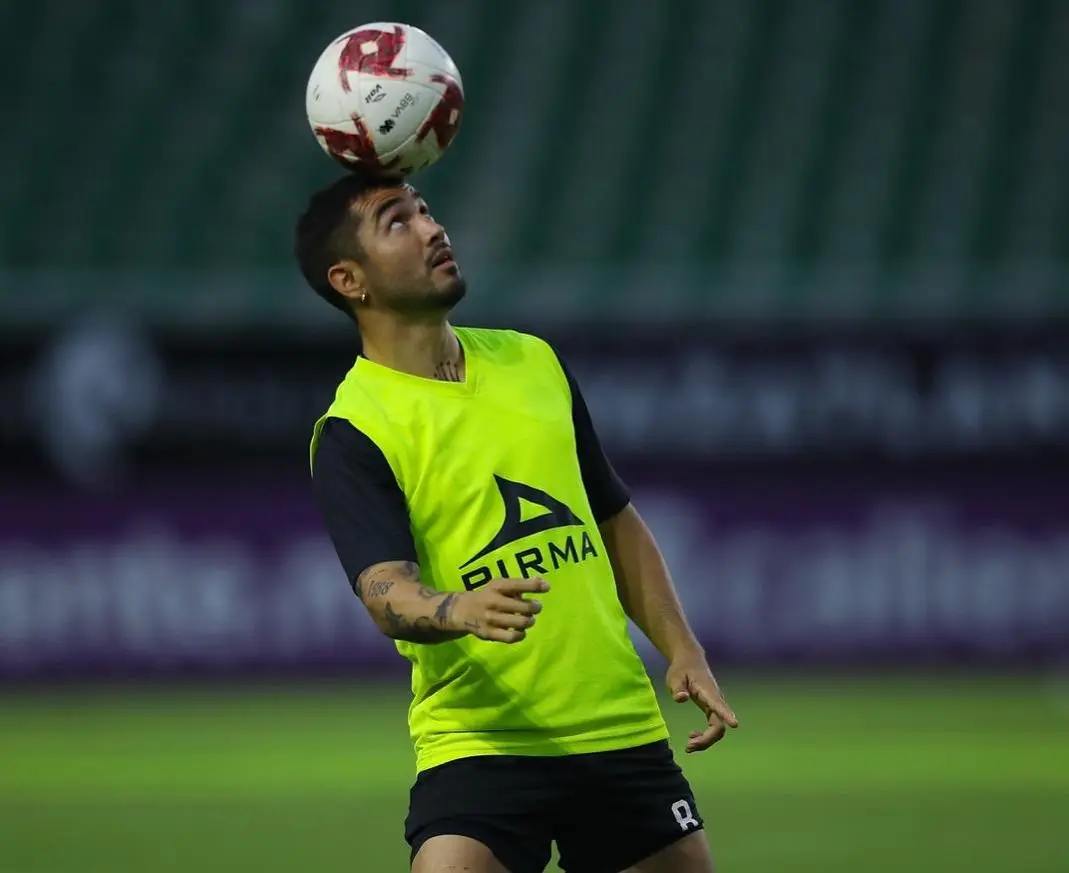 'Mono' Osuna en entrenamiento de Mazatlán - @17monono