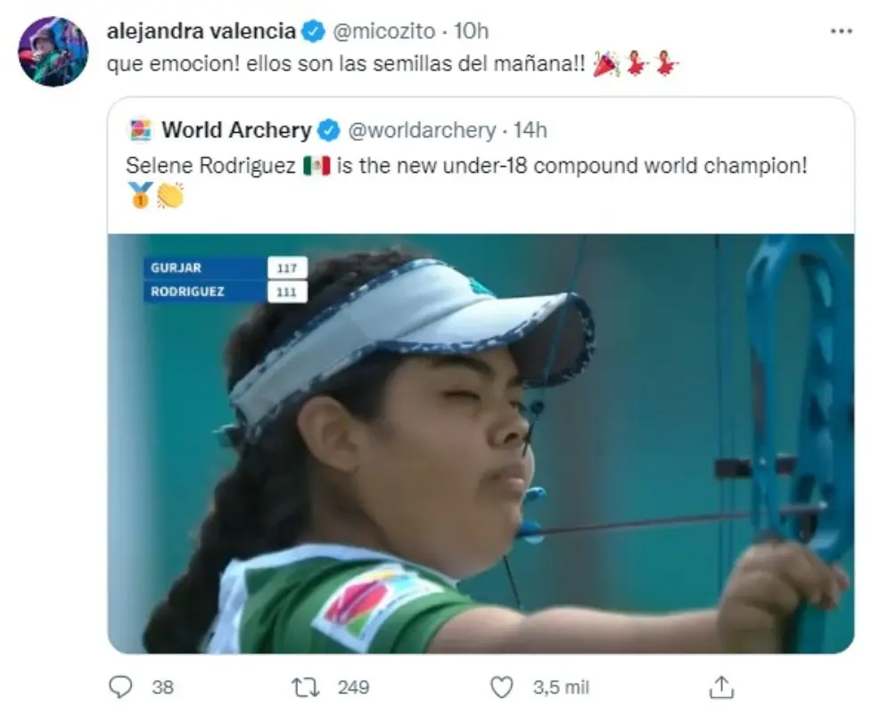 Alejandra Valencia sigue de cerca el desempeño de los arqueros mexicanos. Foto: Twitter.